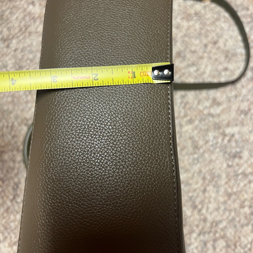 Beautiful Green Michael Kors Purse - Picture 3 of 12